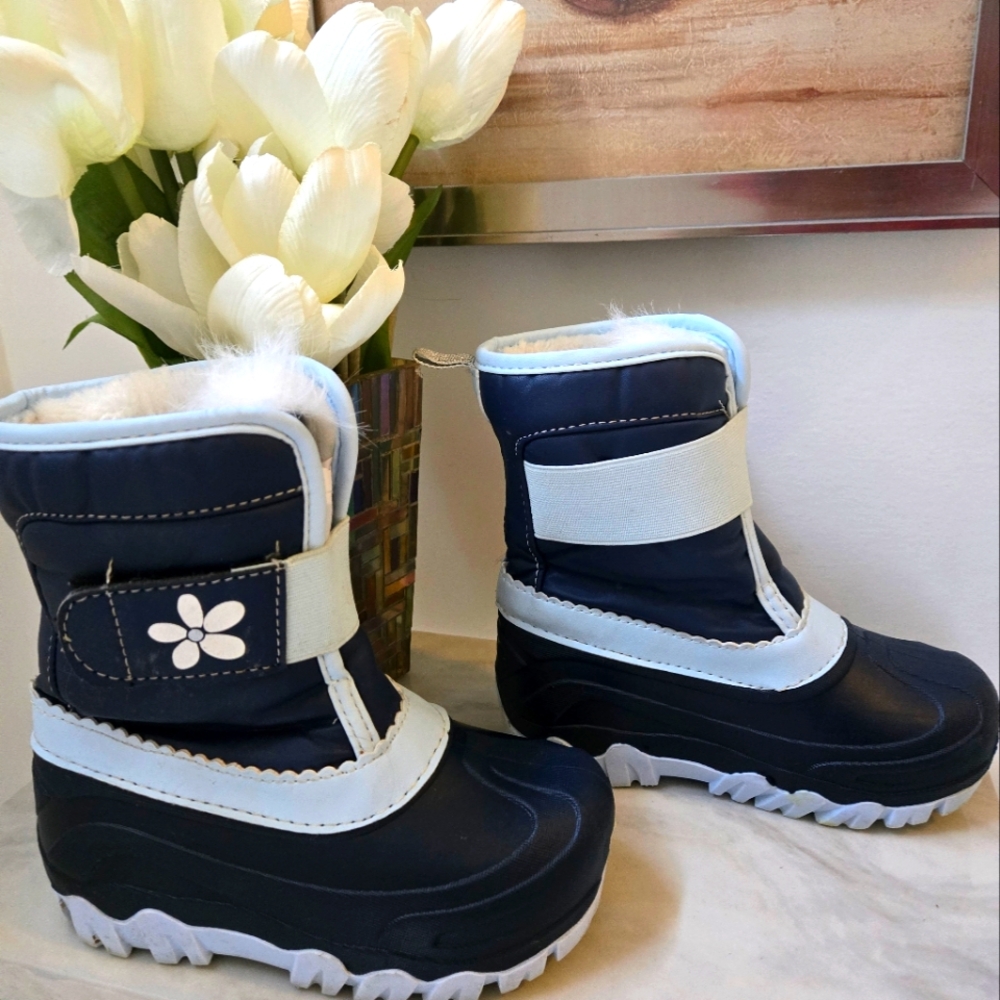 Snow boots